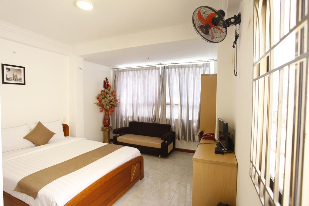 Le Petit Sai Gon Hotel Хошимин Экстерьер фото